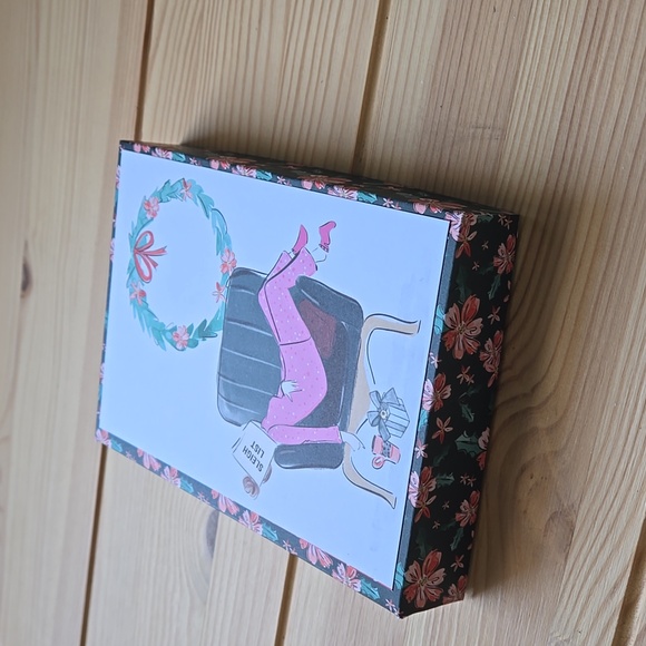 Miss Claus Christmas Cards Boxed Set of 6 - Picture 6 of 6